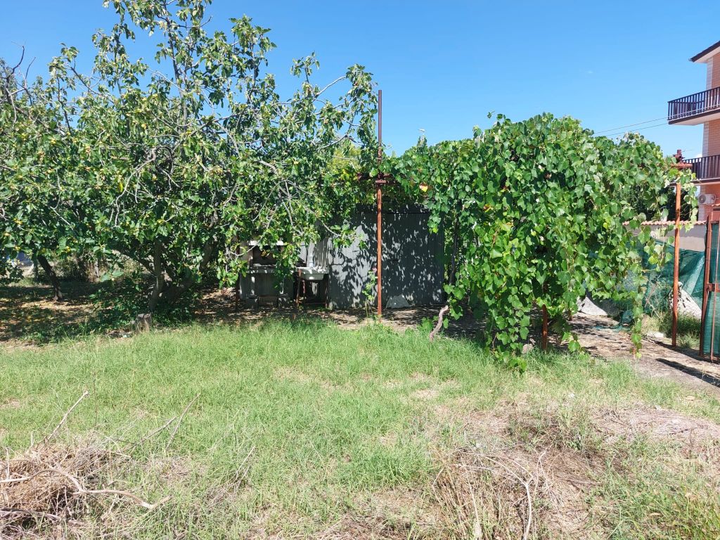 terreno-edificabile-via-arischia-lunghezza