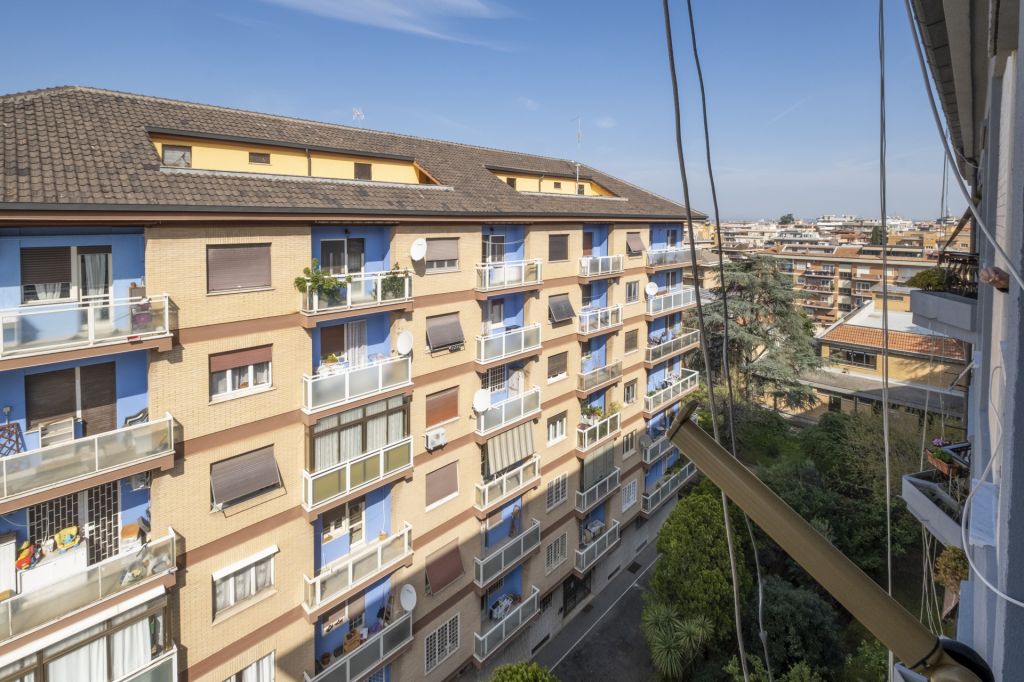 via-emilio-macro-torre-spaccata-alessandrino